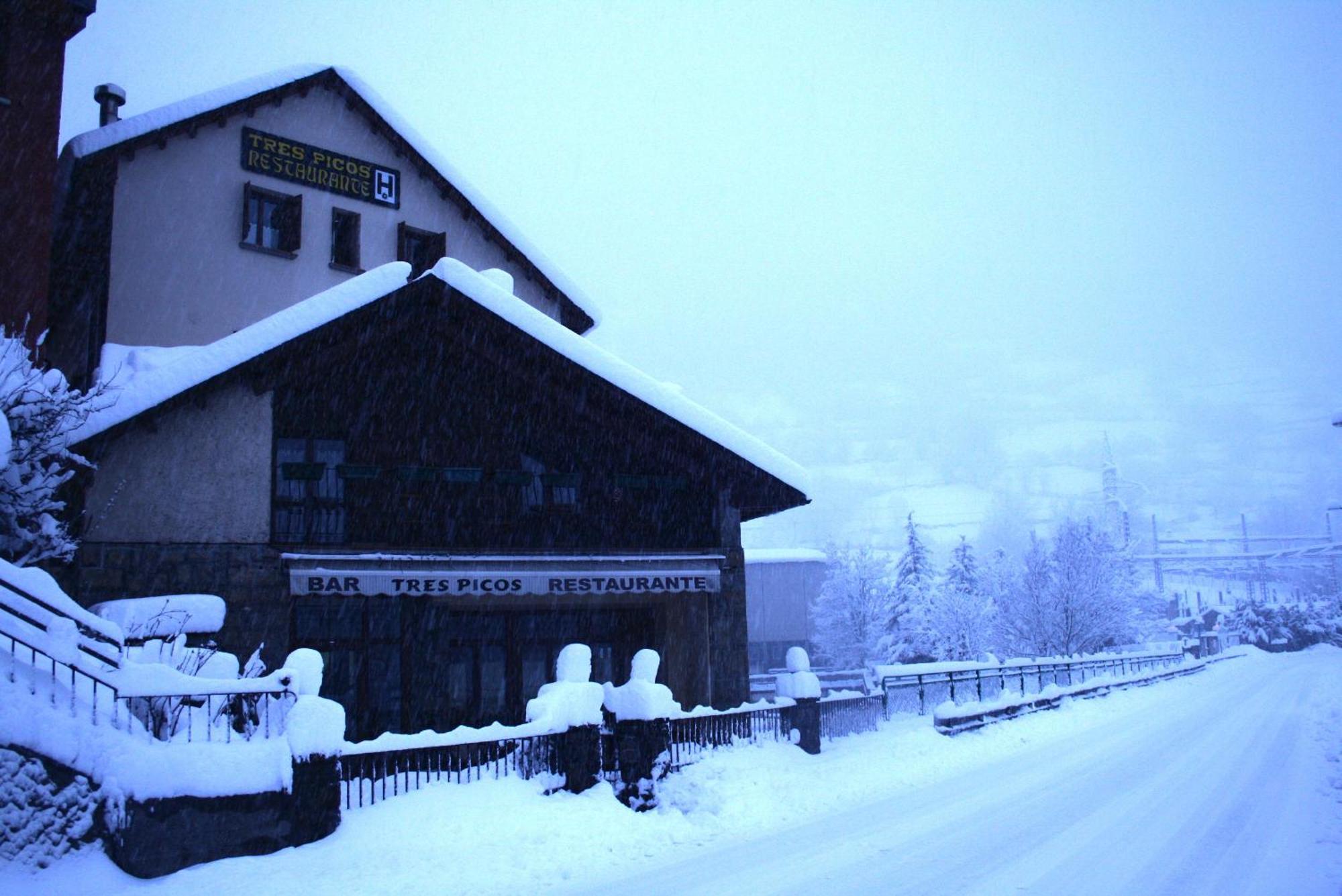 Tres Picos Hotel Eriste Exterior foto