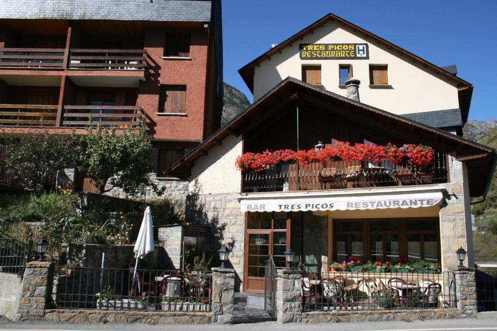 Tres Picos Hotel Eriste Exterior foto